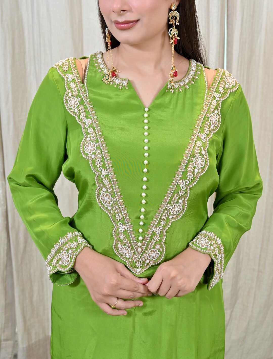 Graceful Green Embroidered Suit Set - Image 4