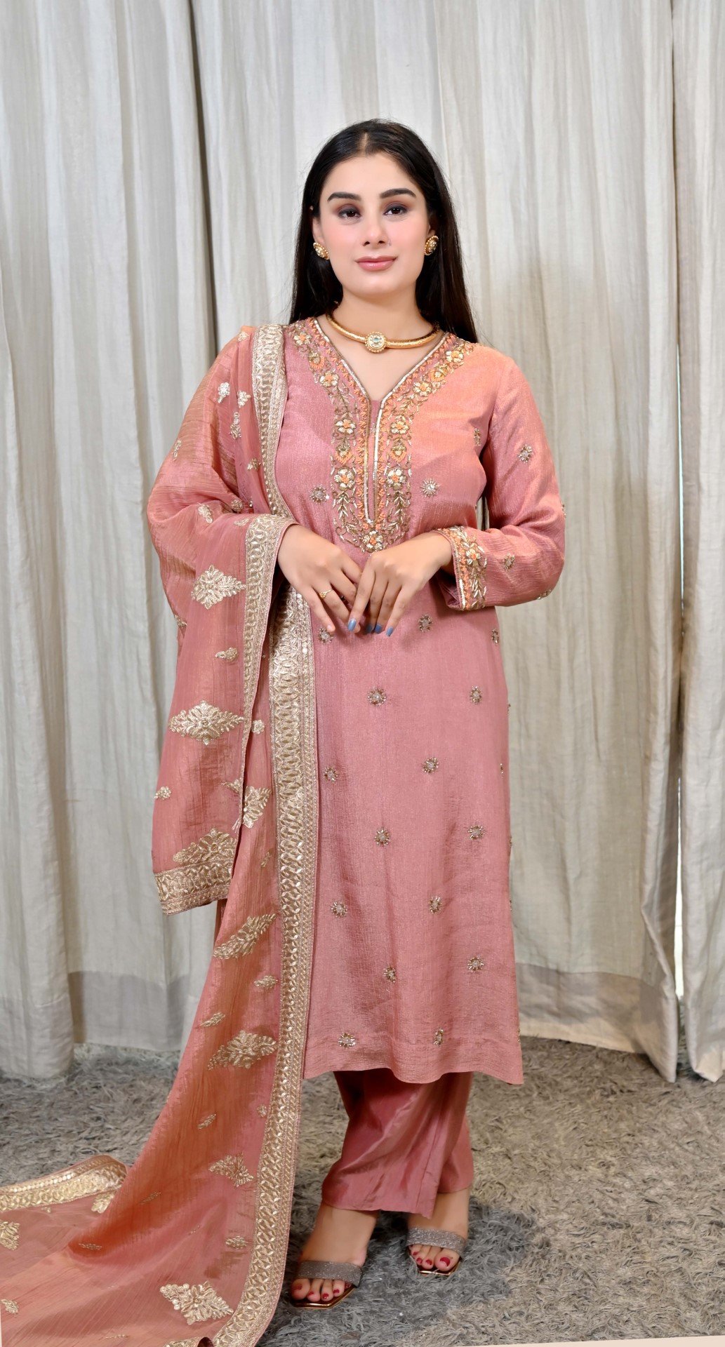 Elegant Blush Pink Embroidered Suit Set - Image 2